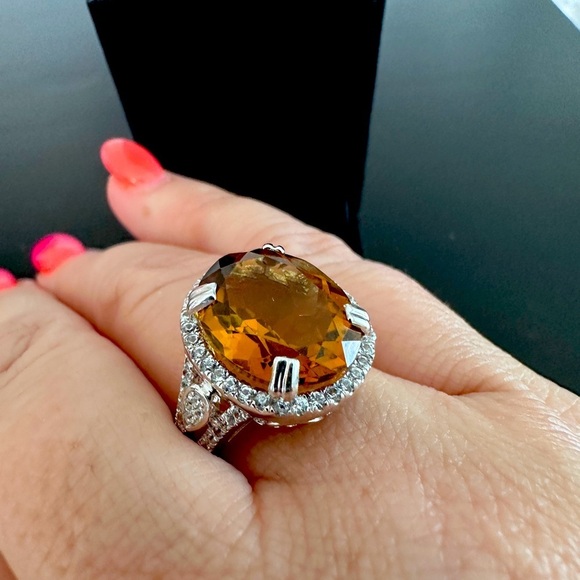 Citrine & CZ set in sterling silver fashion ring! - Picture 5 of 13